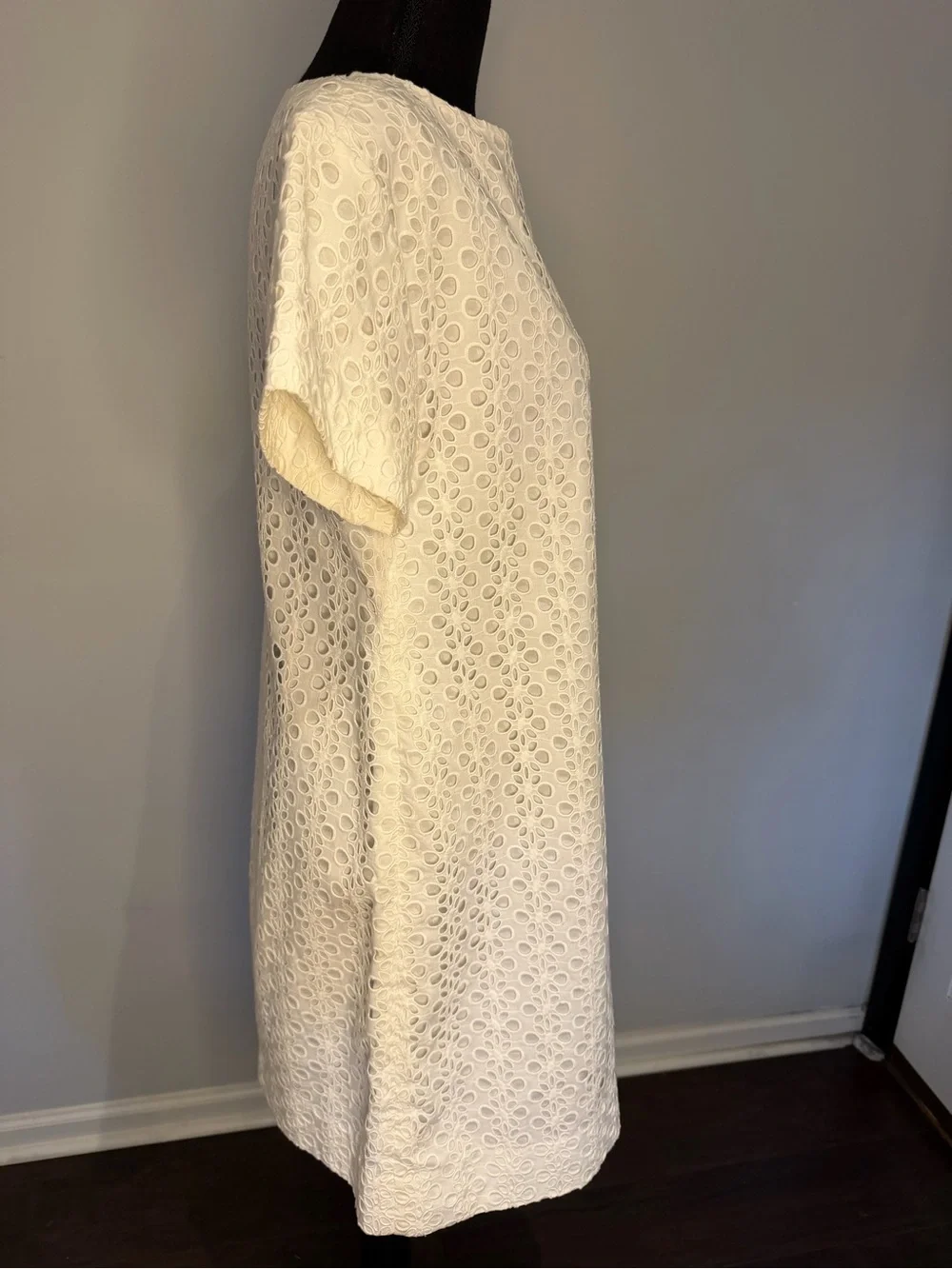 Kate Spade White Eyelet Dress Shift Sheath Party Embroidered - Size 6